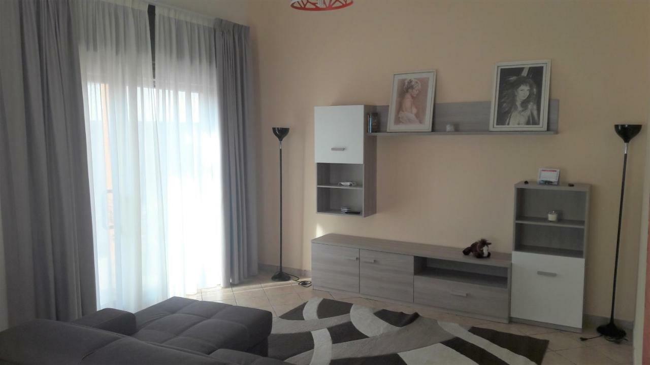 Villa Dolce Casa Sara à Collemeto Extérieur photo